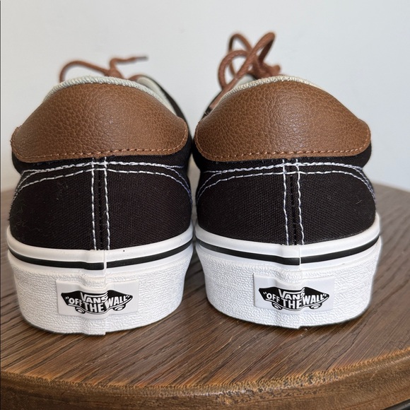 Vans shoes. - Picture 5 of 6